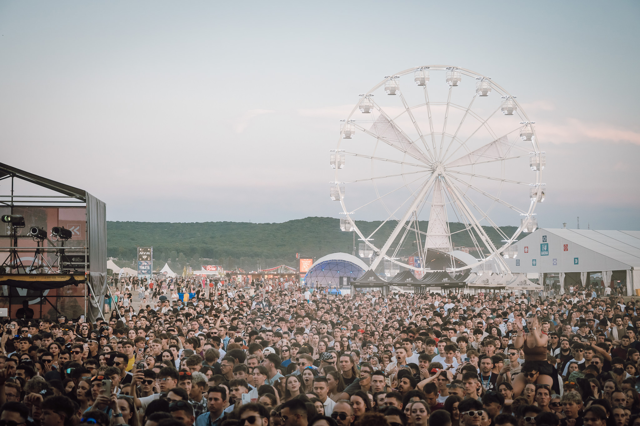 VIBE 2026: curse speciale pe durata festivalului